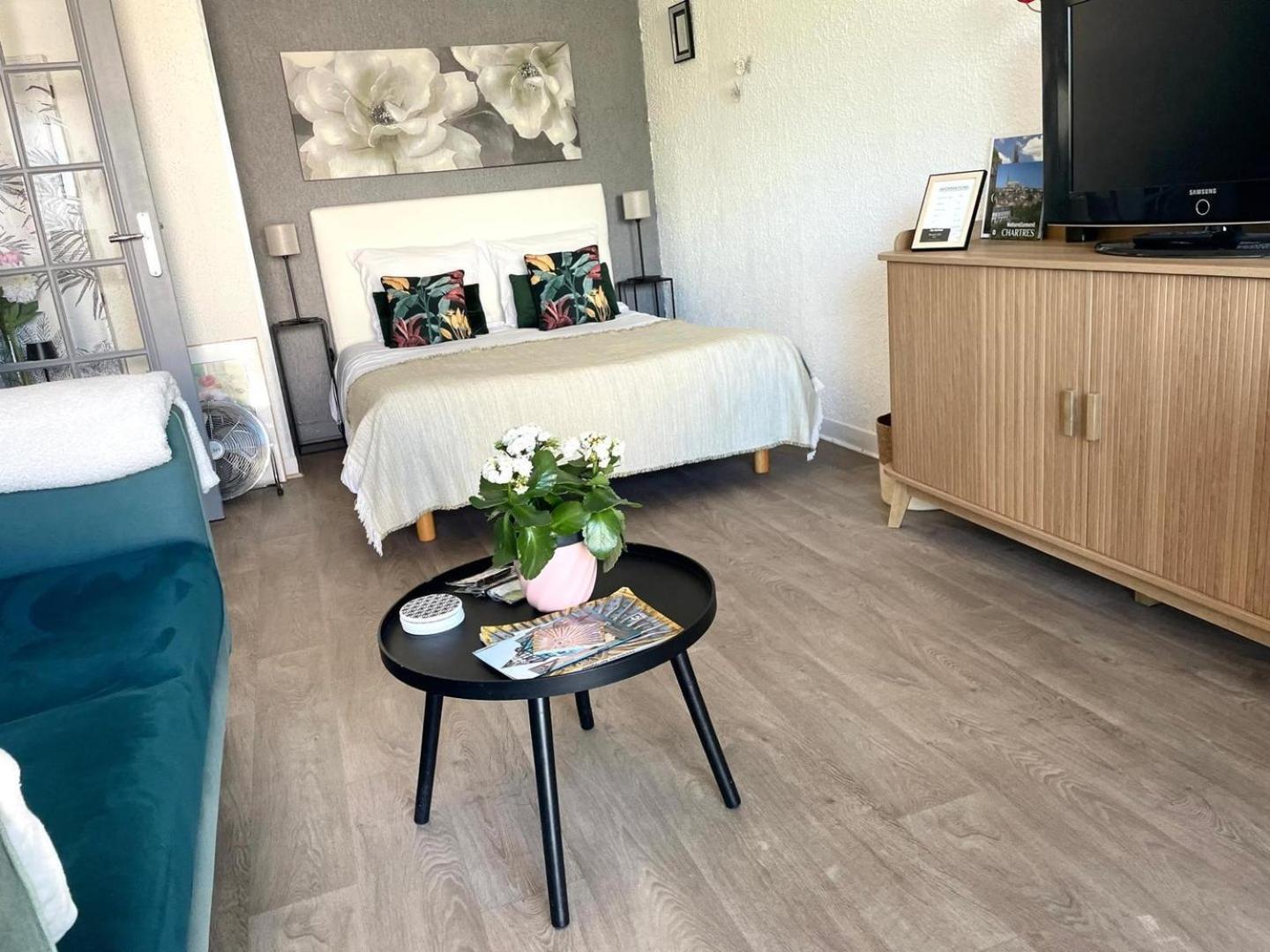 Le Clos Pichot - Studio Avec Balcon, Parking Prive - 5Mn Gare ชาร์ตร ภายนอก รูปภาพ